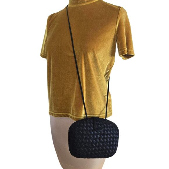 VINTAGE 1980S MINI PURSE BLACK HARD SHELL LONG STRAP - Picture 2 of 4